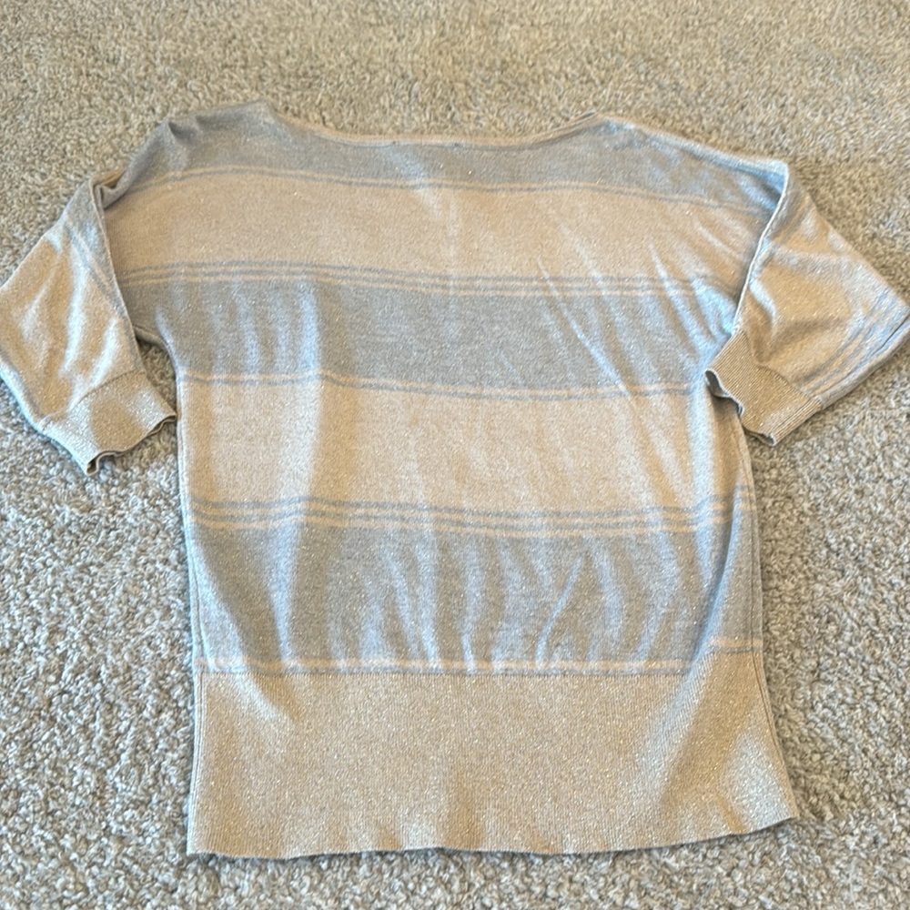 Women’s White House black market top - Picture 4 of 6